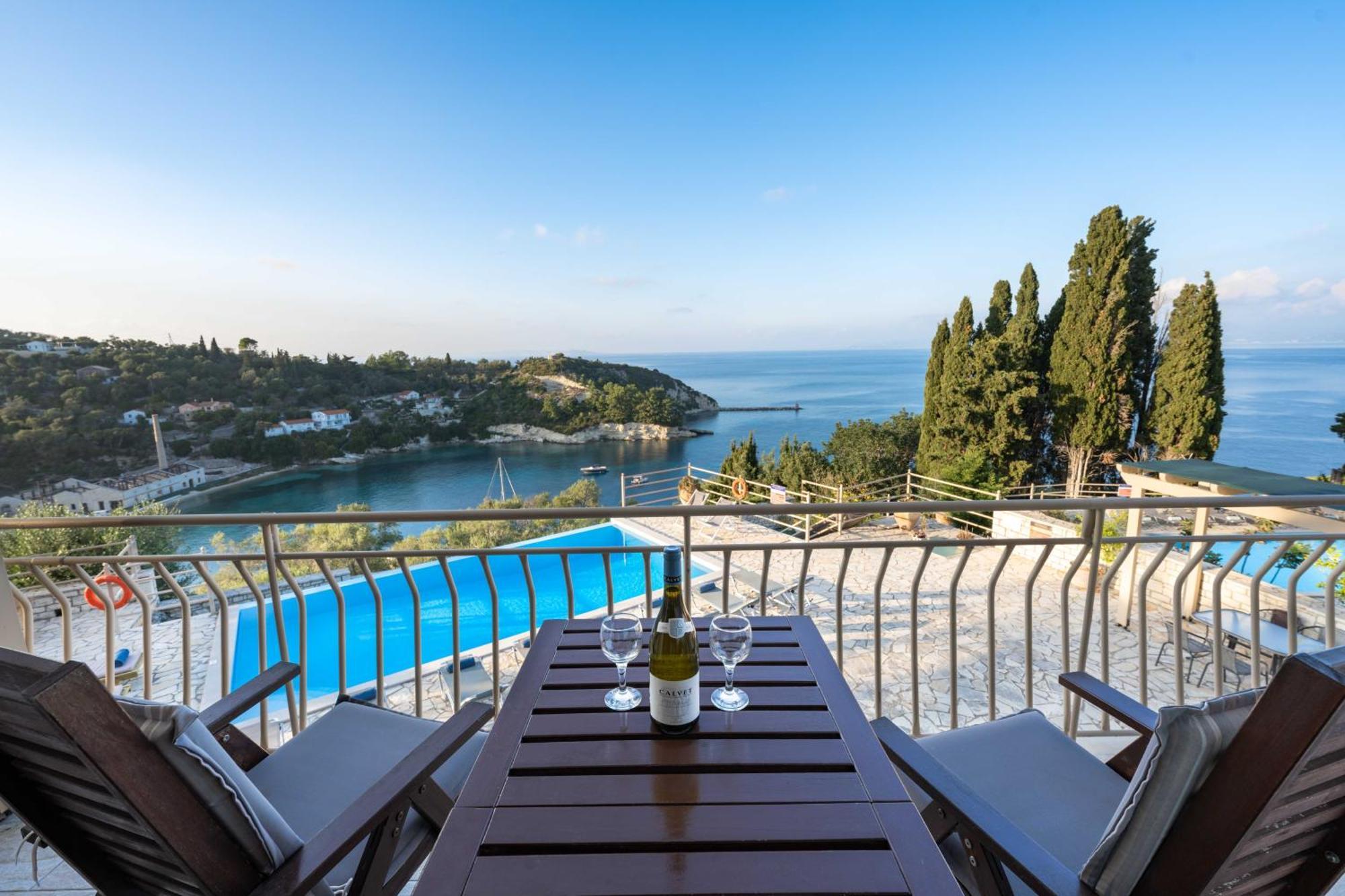 Pangolas Apartments Paxos Longós Dış mekan fotoğraf